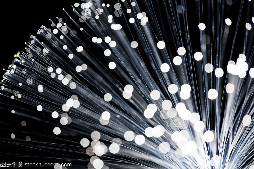 光纖電纜的工作原理及其在現(xiàn)代通信中的應(yīng)用